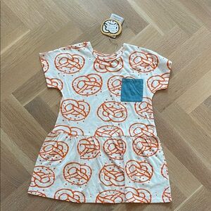 Nadadelazos pretzel dress size 6-8 nwt